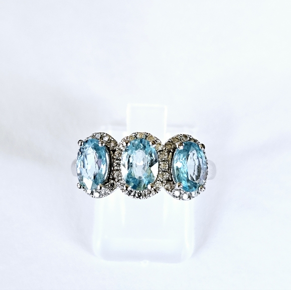 Beautiful Genuine Swiss Blue Topaz Sterling Silver Rhodium Finish! Sz 8.5 Ring! - Picture 2 of 6